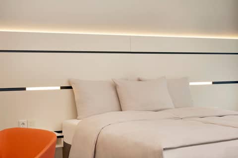 HYPERION Hotel Hamburg City, Trademark Collection by Wyndham — photo 3