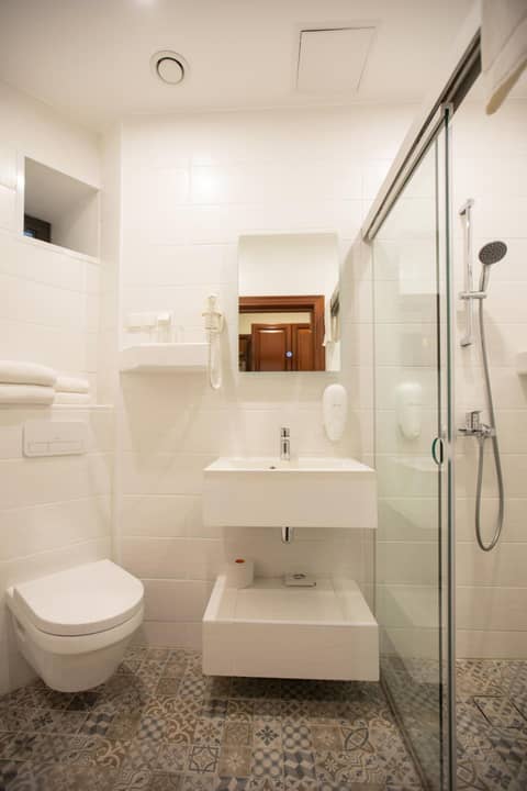 Hotel St. Barbara — bathroom