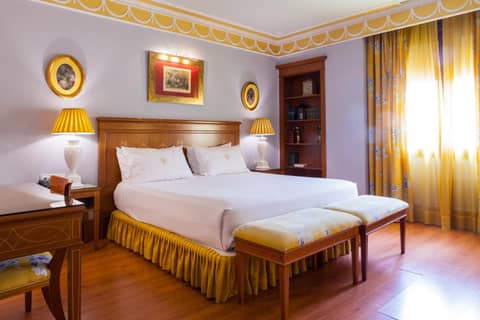 Hotel Inglaterra — bedroom
