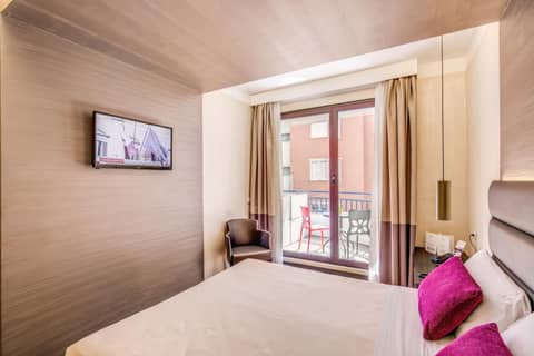 Warmthotel — hotel room