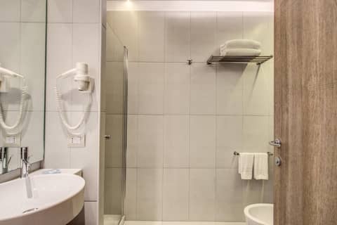 Warmthotel — bathroom