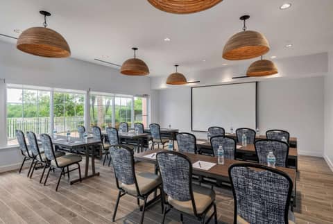 DoubleTree Suites by Hilton Naples — photo 8