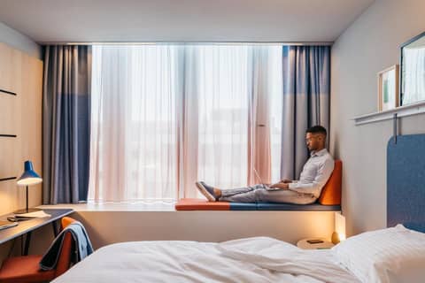 Hotel Casa Amsterdam — human