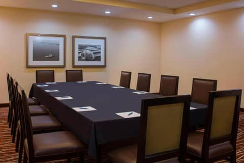 Four Points by Sheraton Suites Tampa Airport Westshore — photo 8
