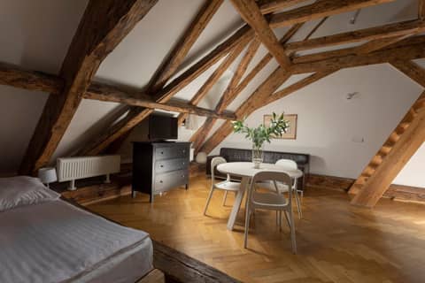 Three Golden Crowns Apartments — photo 2