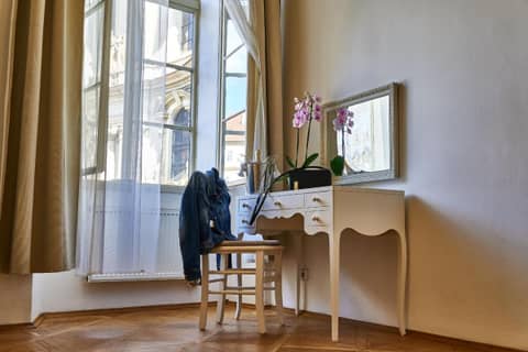 Three Golden Crowns Apartments — photo 3