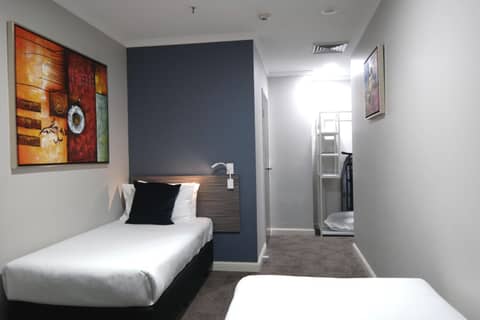 28 Hotel — hotel room