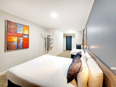 28 Hotel — hotel room