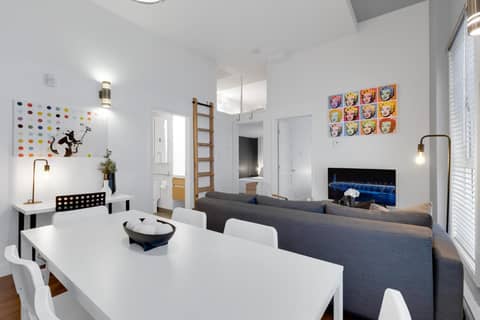 LiV MTL Main Plateau Suites Near Downtown Montreal — photo 3