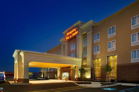 Hampton Inn & Suites - Buffalo Airport — photo 3