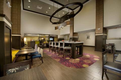 Hampton Inn & Suites - Buffalo Airport — photo 6