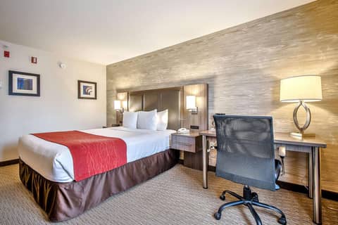 Comfort Inn & Suites Calgary South — photo 9