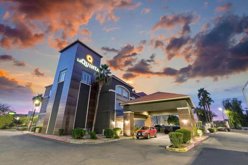 La Quinta by Wyndham Phoenix I-10 West — building