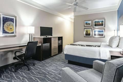 La Quinta by Wyndham Phoenix I-10 West — hotel room