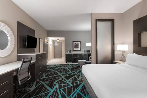 Holiday Inn Express & Suites - Charlotte Airport by IHG — photo 3