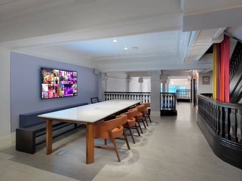 Axiom Hotel — photo 3