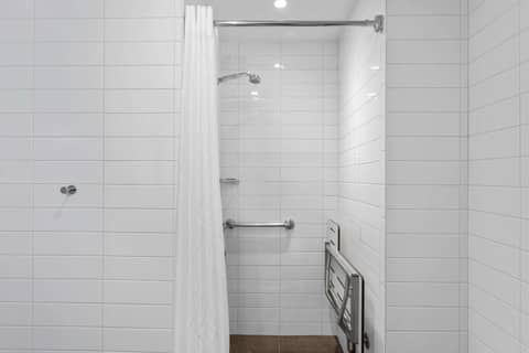 Motto by Hilton Washington DC City Center — bathroom