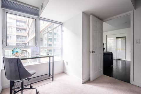 Elegant Downtown Apartments — photo 2