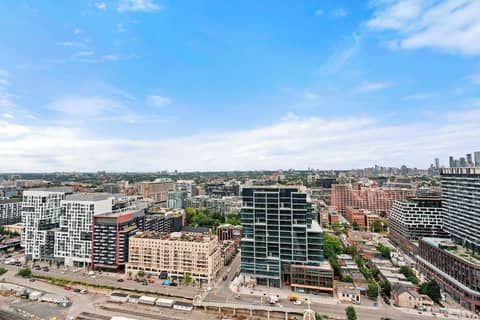 Elegant Downtown Apartments — photo 9