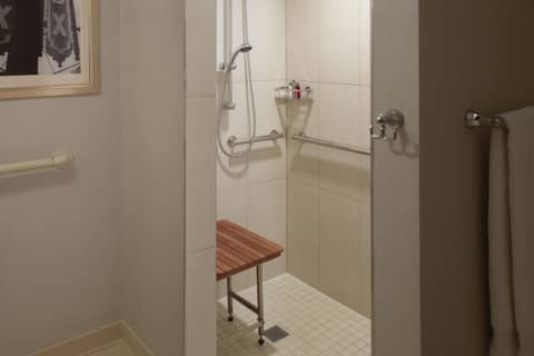 Atlanta Marriott Suites Midtown — photo 8