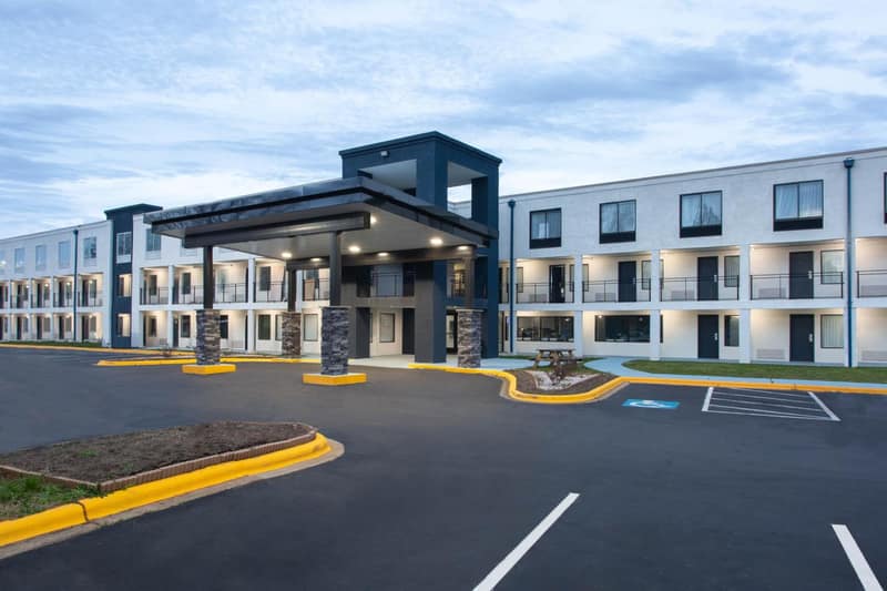 Clarion Pointe — photo 1