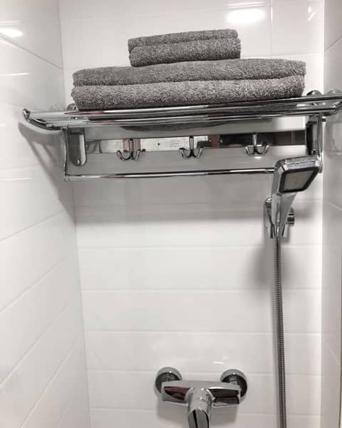 Hang Fung Hostel — bathroom