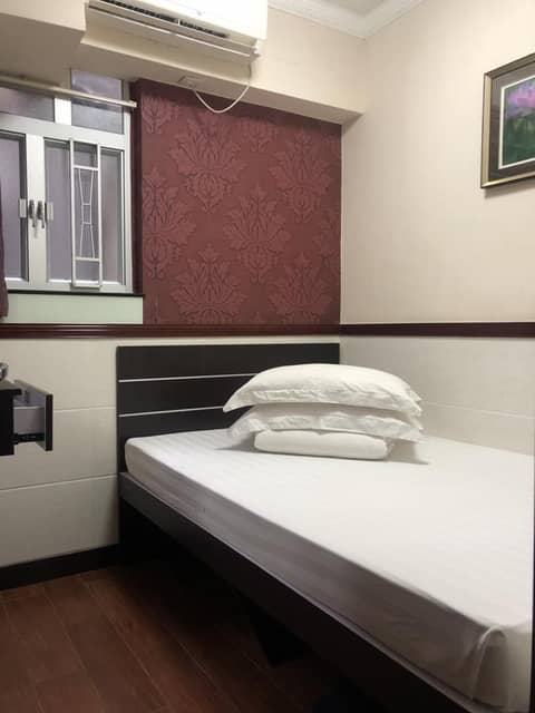 Hang Fung Hostel — hotel room