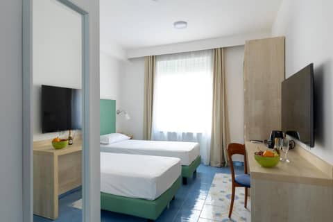 Napolit'amo Hotel Medina — hotel room