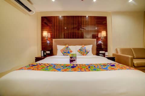 Fabhotel Prime Sarala Crown - 500M From Calangute Beach — bedroom