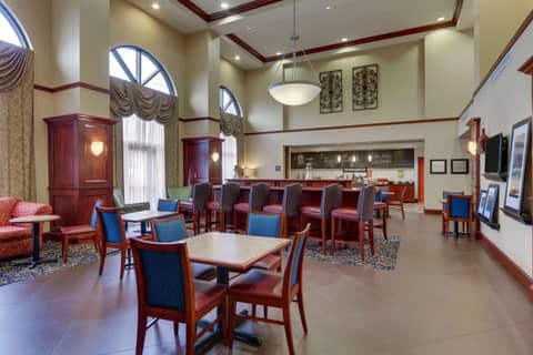 Hampton Inn & Suites Indianapolis-Airport — photo 2