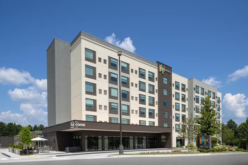 EVEN Hotel Atlanta - Ballpark Area by IHG — building