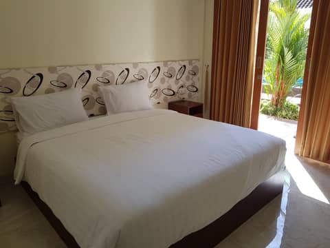 Praba Guesthouse — hotel room