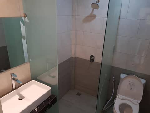 Praba Guesthouse — bathroom