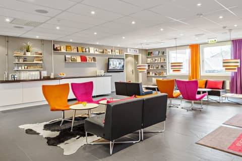 Sure Hotel by Best Western Stockholm Alvsjo — lounge