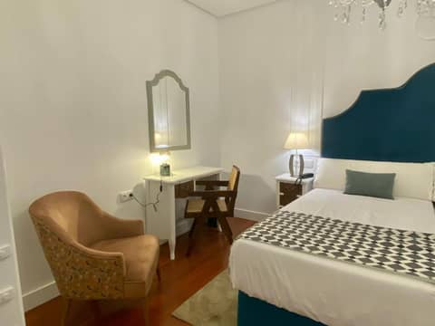 Hotel Derby Sevilla — bedroom