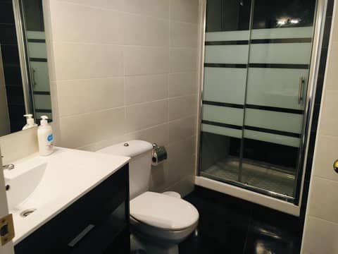 Zerka Centro — bathroom