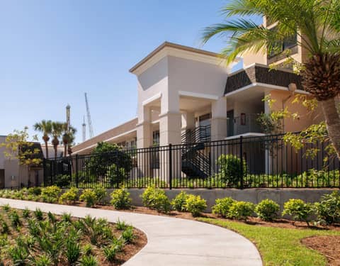 Wyndham I-Drive Avanti Resort & Conference Center — building