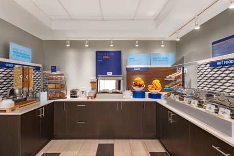 Holiday Inn Express & Suites Denver Airport by IHG — photo 8