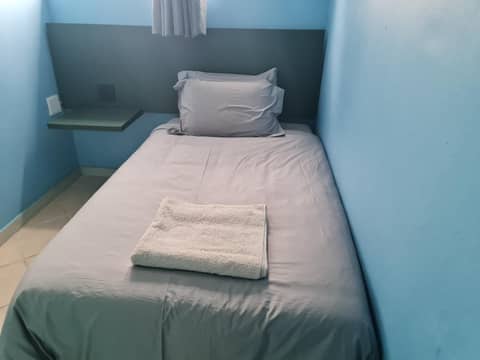 Hasate Guest House 4 st james street Oakdale Belliville Cape Town South Africa — photo 2