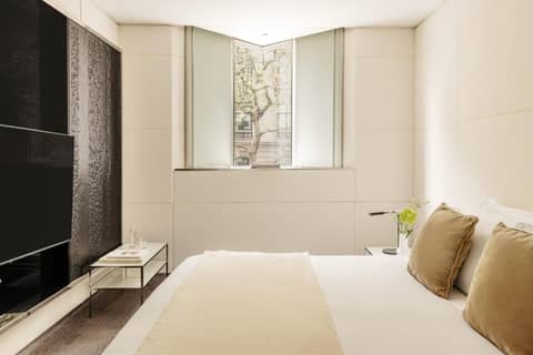 ME by Meliá London - Covent Garden — hotel room