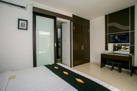Deluxe Double or Twin Room with Bathtub — the supplier's photographs — photo 1