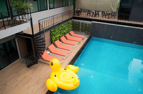 V20 Boutique Jacuzzi Hotel — photo 4