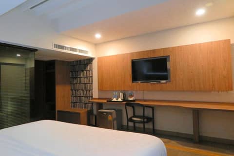 V20 Boutique Jacuzzi Hotel — photo 7