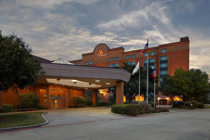 Marriott DFW Airport South — building