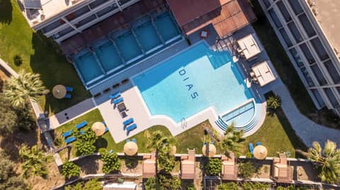 Dias Studios & Suites — recepcion & lobby
