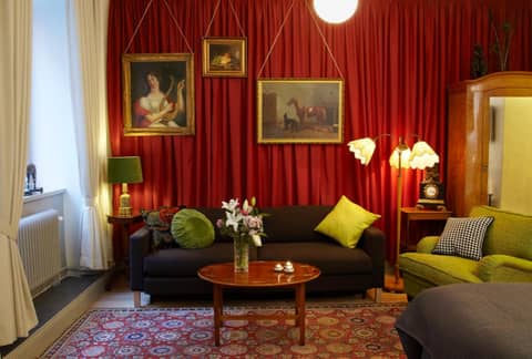 Lady Hamilton Apartments — photo 6