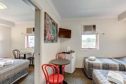 Arena Hotel (formerly Sleep Express Motel) — photo 8