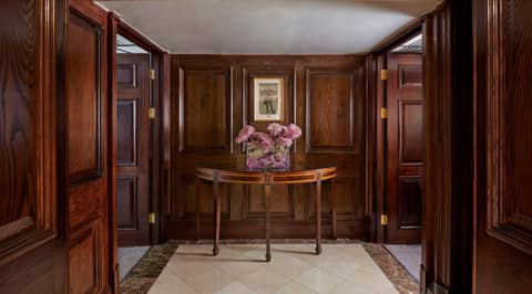 Hyatt Regency London - The Churchill — hotel reception