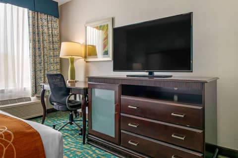 Comfort Inn & Suites Fort Lauderdale West Turnpike — photo 2