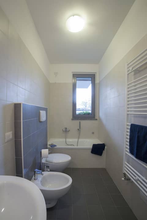 Aurum Aparthotels Pianell 10 — bathroom